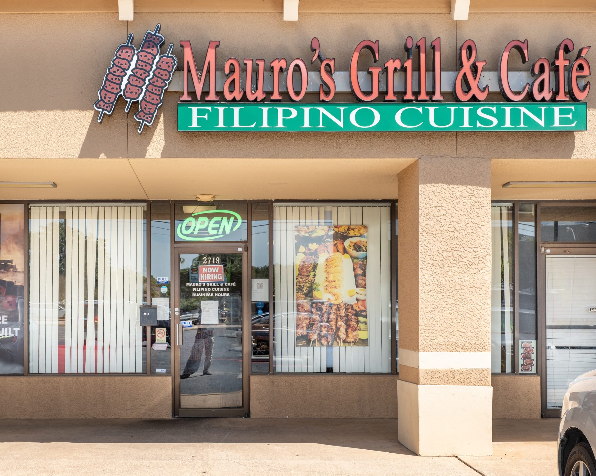 Visit Mauro's Grill and Café Today! 📍